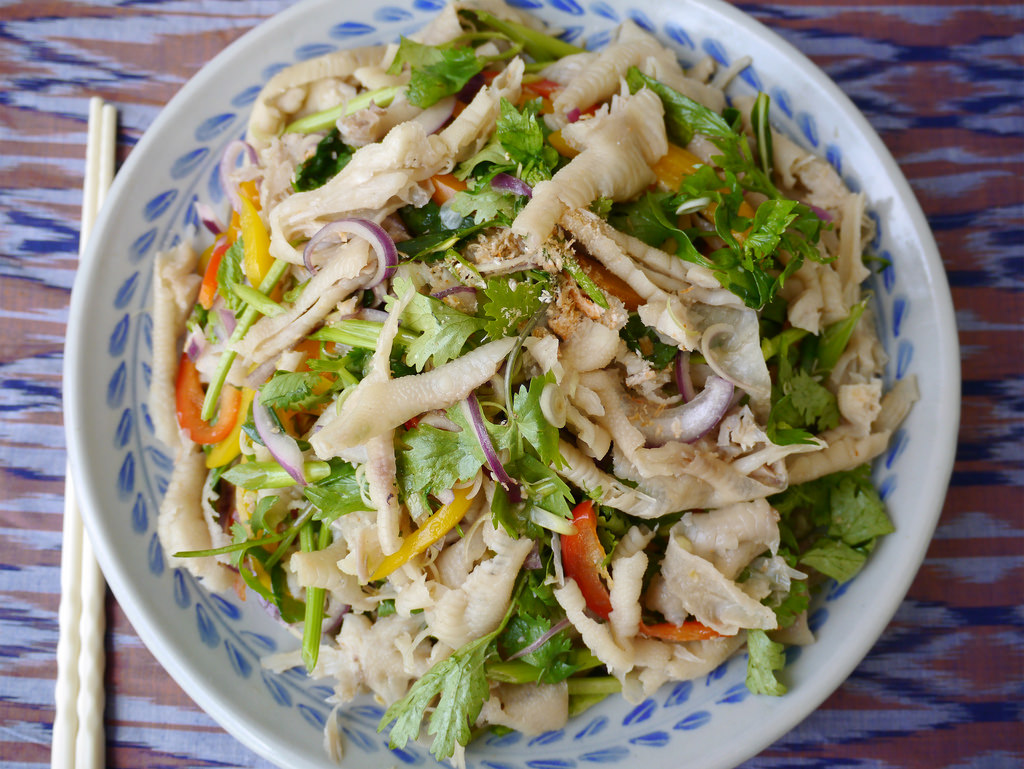 How to make yum tien gai - Lao chicken feet salad recipe